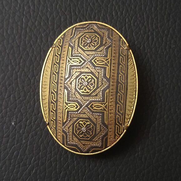 Vintage Geometric Spanish Damascene Oval Brooch - Gold-Tone, Trombone Clasp - Picture 2 of 4